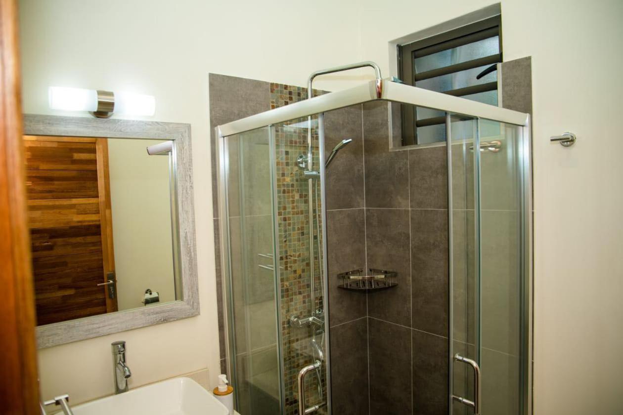 Entire Luxury 3 Bedroom Condo For Rent - Flic-En-Flac - Close To Beach Exteriör bild