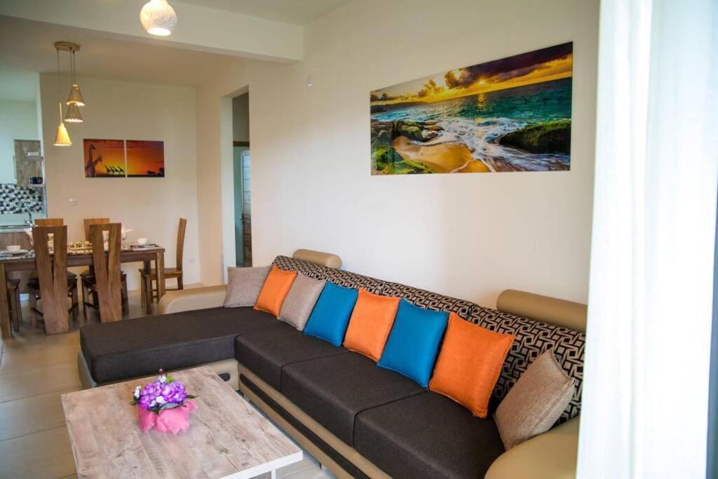 Entire Luxury 3 Bedroom Condo For Rent - Flic-En-Flac - Close To Beach Exteriör bild