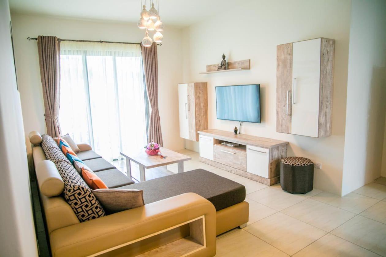 Entire Luxury 3 Bedroom Condo For Rent - Flic-En-Flac - Close To Beach Exteriör bild